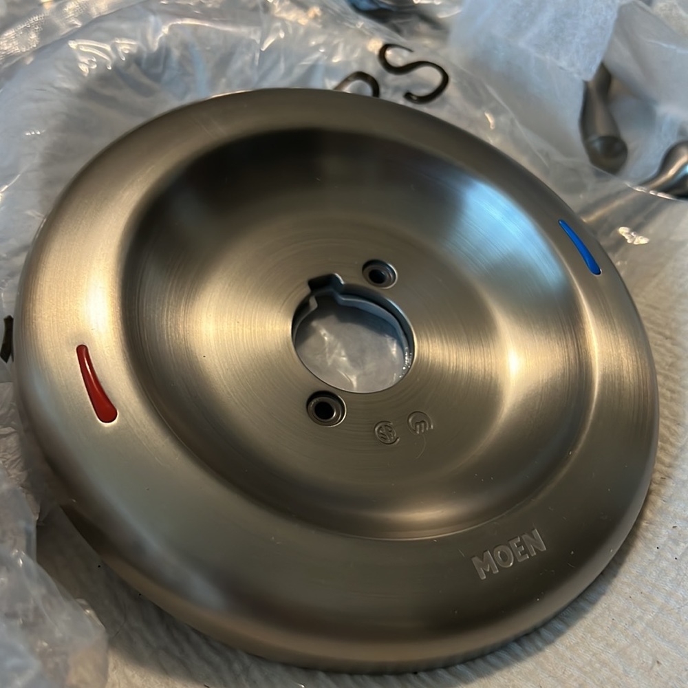 MOEN Brushed Nickel Shower Set- Banbury 82912SRN - Picture 7 of 14